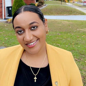 Meet your Posher, Yohana